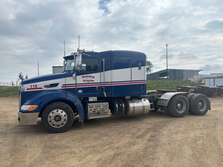 2014-peterbilt-384-image-1