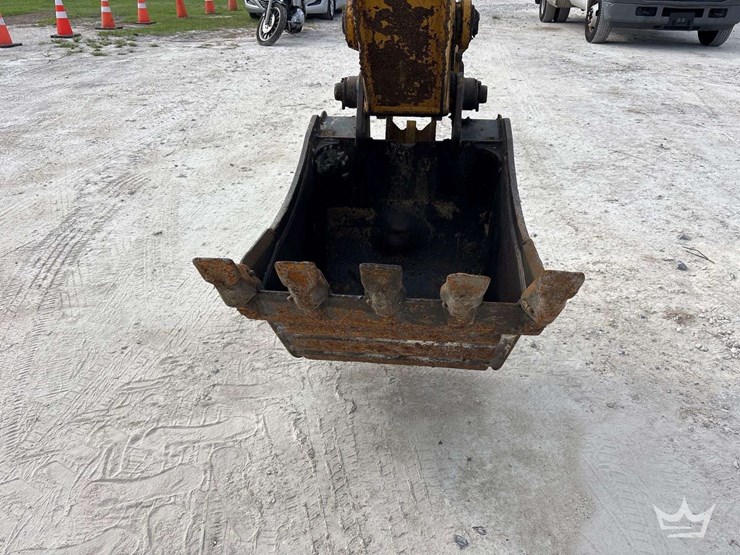 2015-caterpillar-420f2-it-image-7