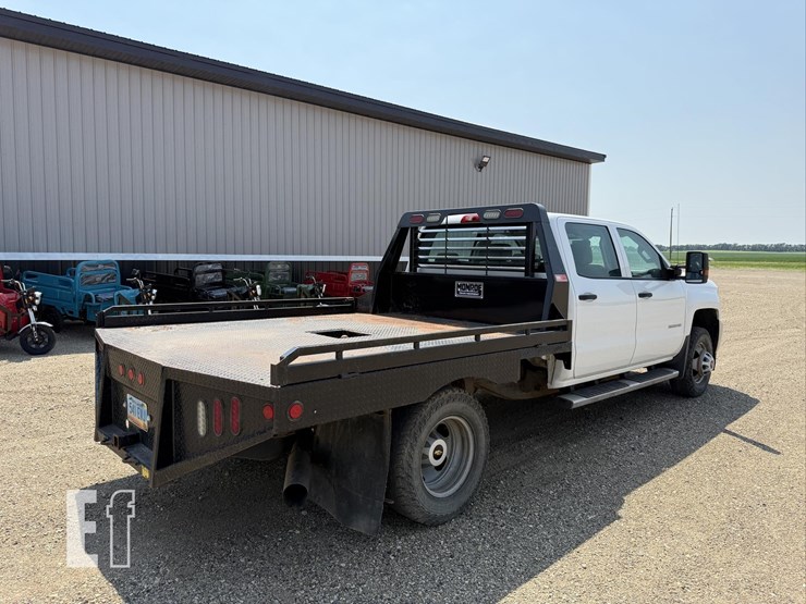 2015-chevrolet-3500hd-image-3