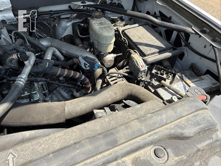 2015-chevrolet-3500hd-image-30