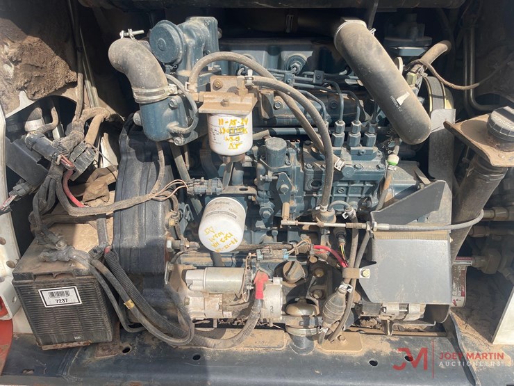 2011-bobcat-s850-image-14