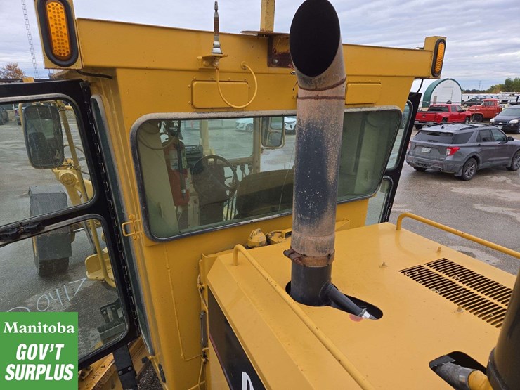 2004-caterpillar-140h-image-33