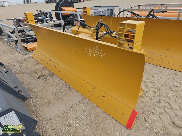 104in-hydraulic-2-way-snow-blade-attachment-image-1