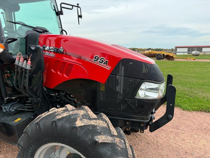case-ih-farmall-95a-image-17