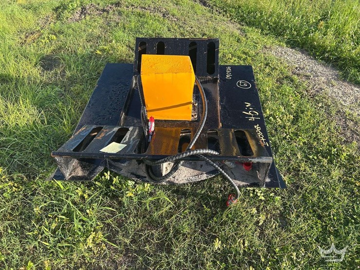 2025-46in-hydraulic-brush-cutter-mini-skid-steer-attachment-image-6