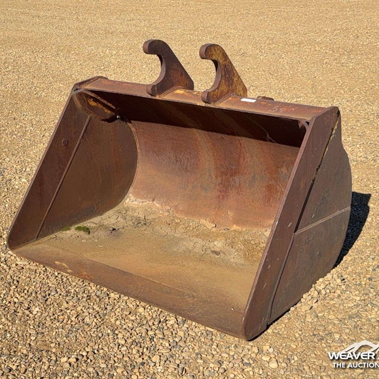 Finning 58 IN. Excavator Q/C Clean Out Bucket