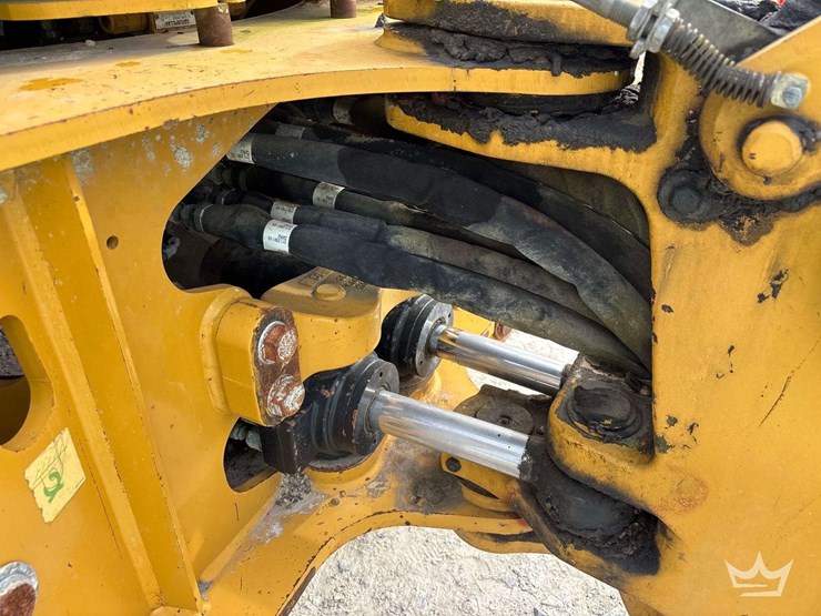 2015-caterpillar-420f2-it-image-6