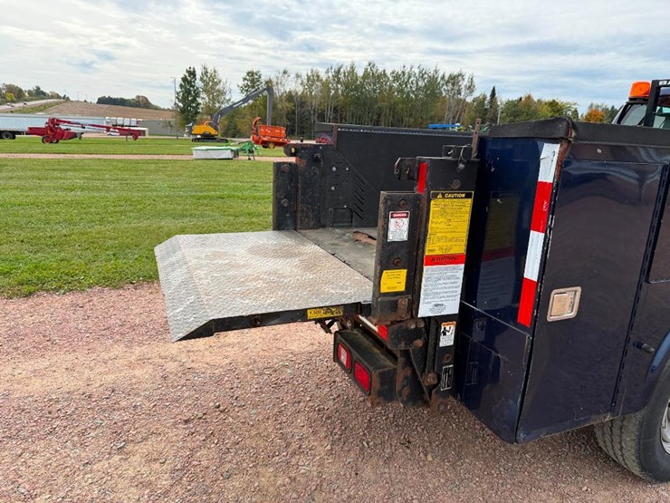 ford-f250-xl-image-24