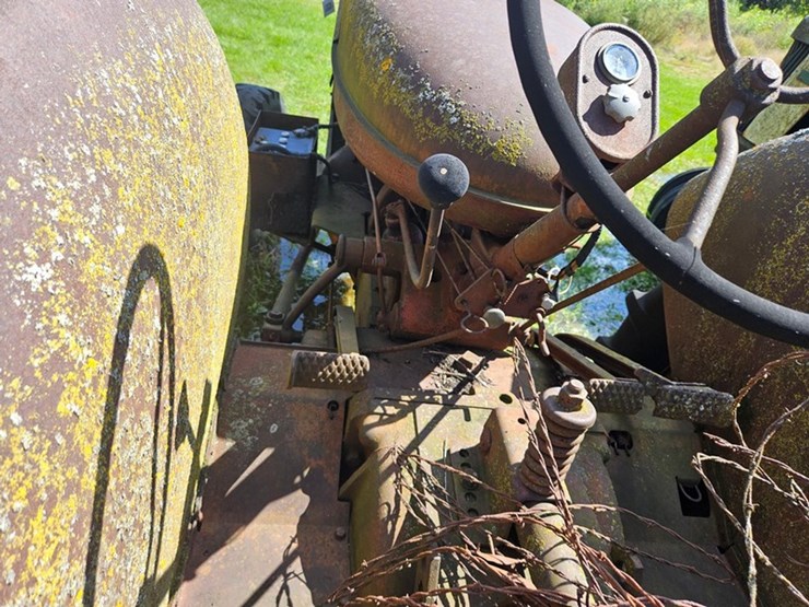 #2521-•-mccormick-w9-tractor-image-18