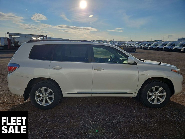 2012-toyota-highlander-hybrid-image-7