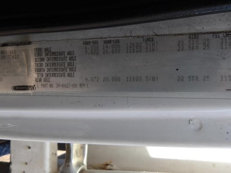 2002-freightliner-fl80-image-26