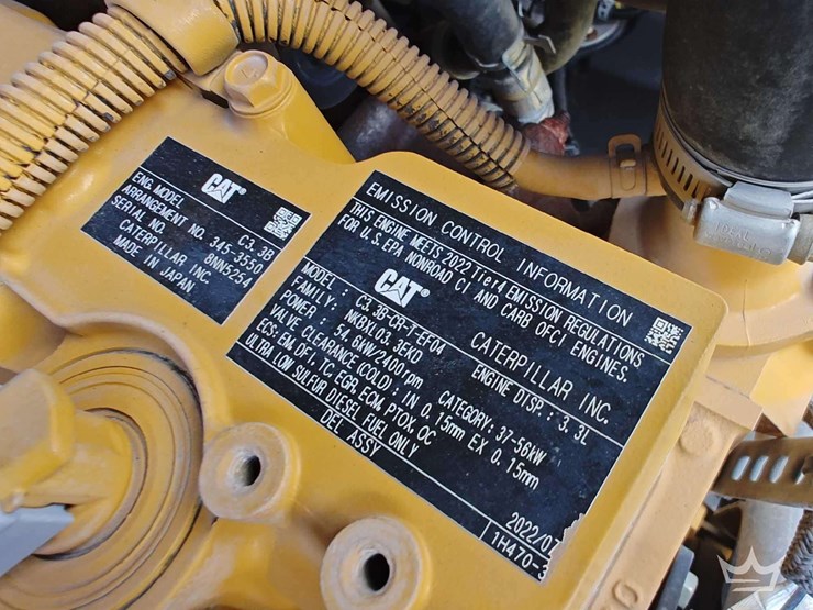 2023-caterpillar-246d3-image-8