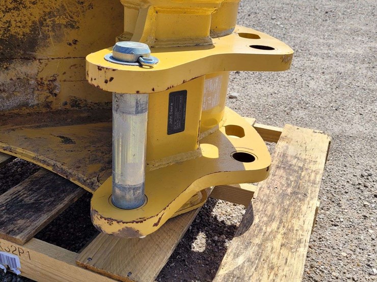 18"-51-cu-ft.-hd-bkt-w/teeth-for-backhoe-or-excavator-image-9