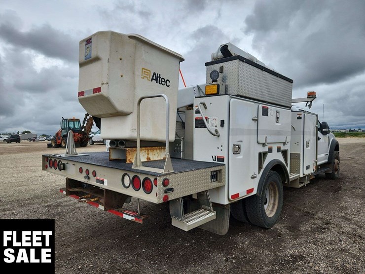 2021-ford-f550-image-4