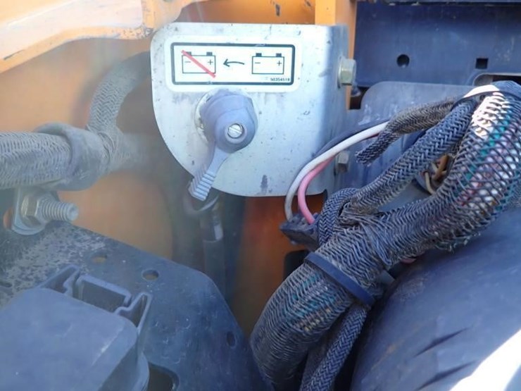 2019-mustang-1900r-skid-steer-loader-image-17