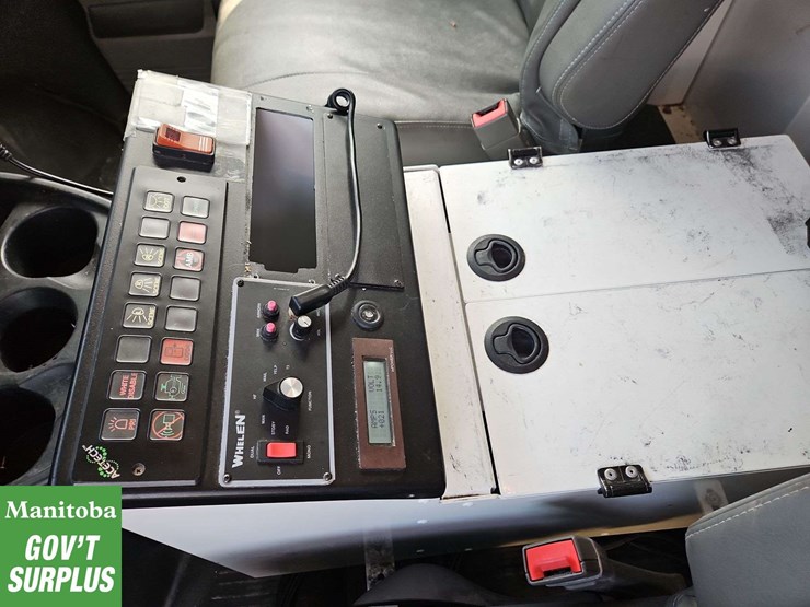2020-chevrolet-express-s/a-ambulance-image-30