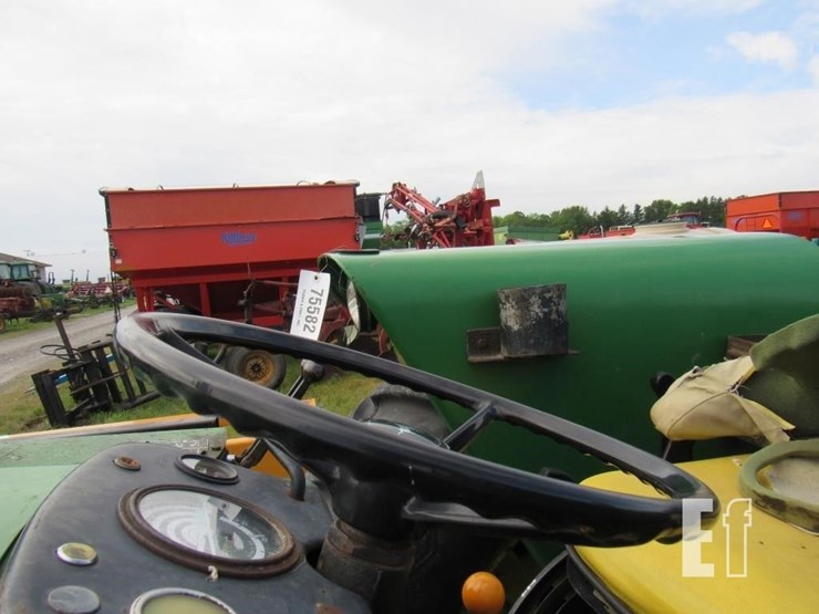 john-deere-2440-image-7