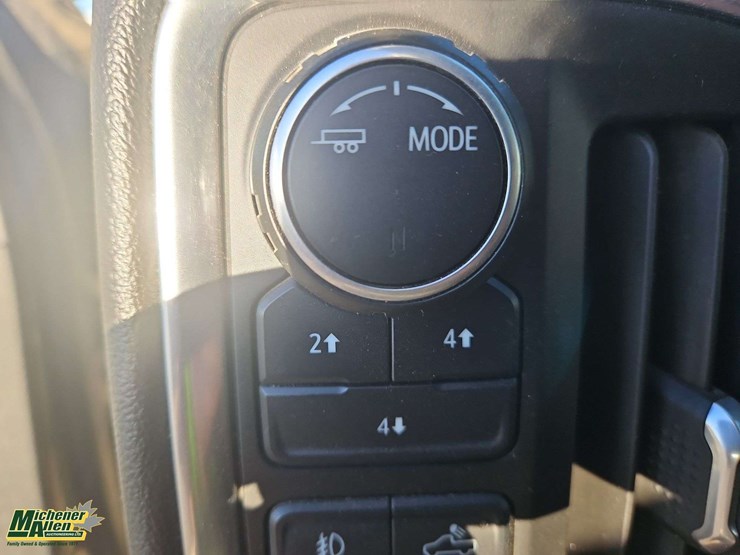 2020-chevrolet-silverado-2500hd-image-21