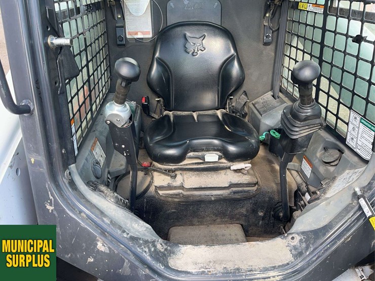 2014-bobcat-s650-image-13
