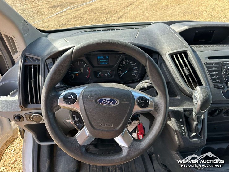 2019-ford-transit-image-12