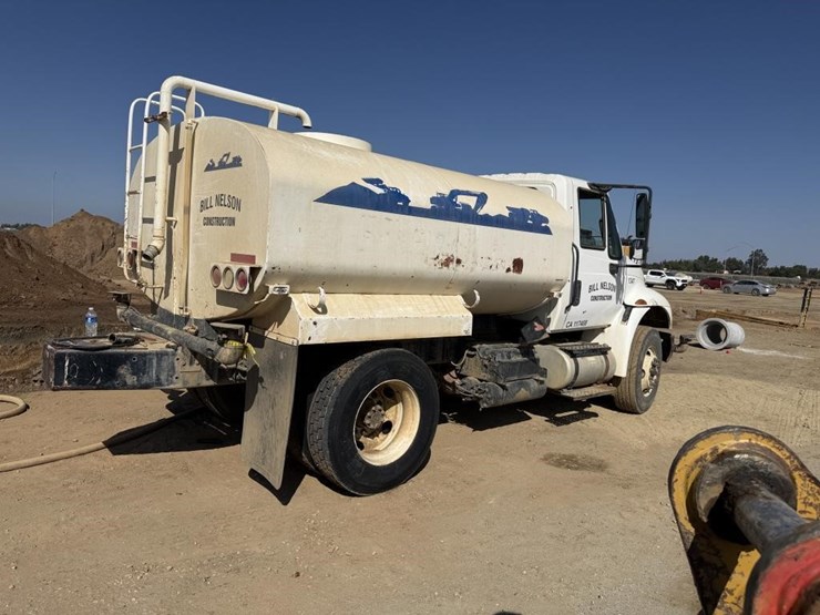 international-water-truck-image-2