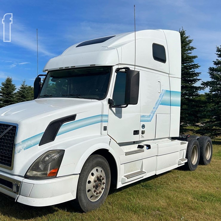 2012 VOLVO VNL64T670