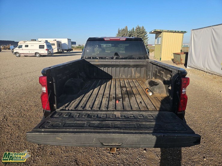 2020-chevrolet-silverado-2500hd-image-15