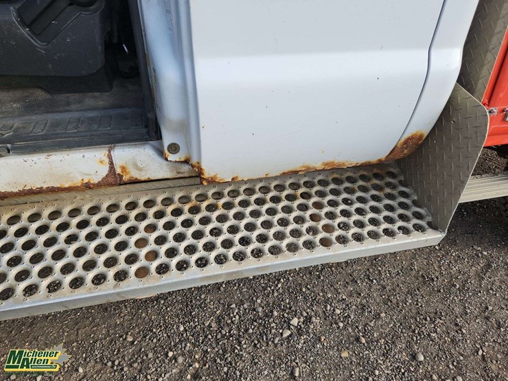 2013-ford-f350-image-34