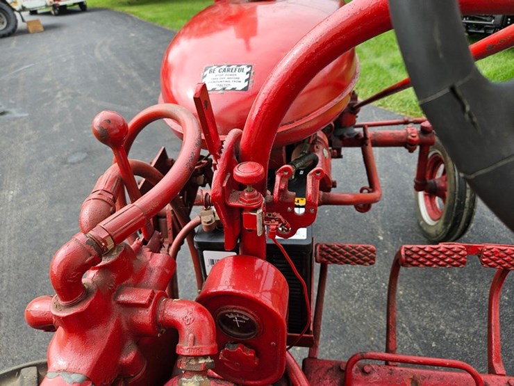 #2507-•-farmall-model-a-tractor-image-23