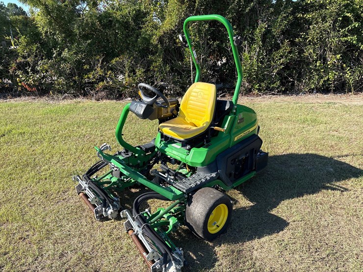 john-deere-2700-image-1