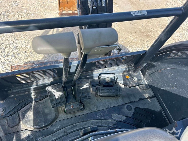 2017-deere-26g-image-26