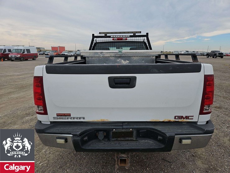 2009-gmc-sierra-2500hd-image-4