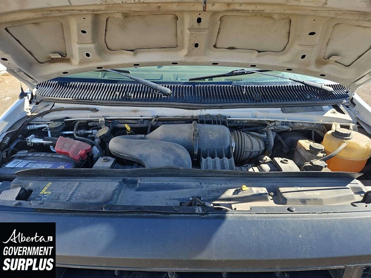 2014-ford-cargo-image-22