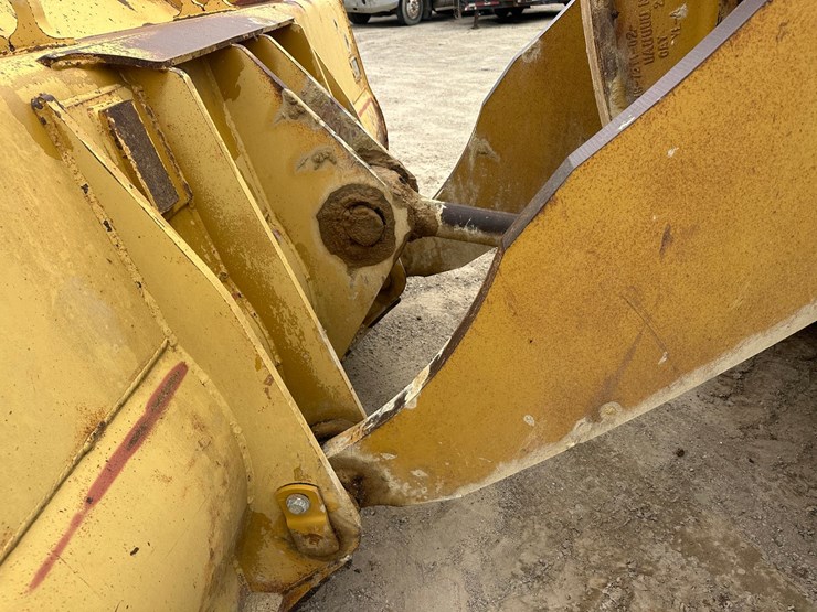 2014-caterpillar-972k-image-11