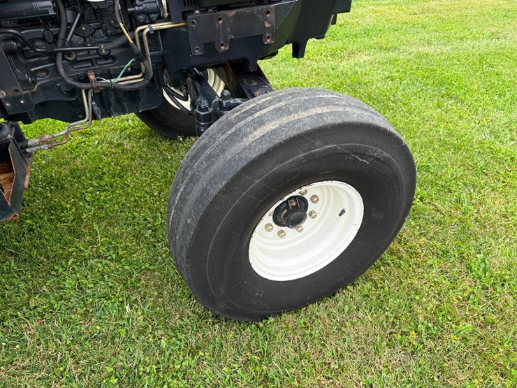 new-holland-ts110a-image-9