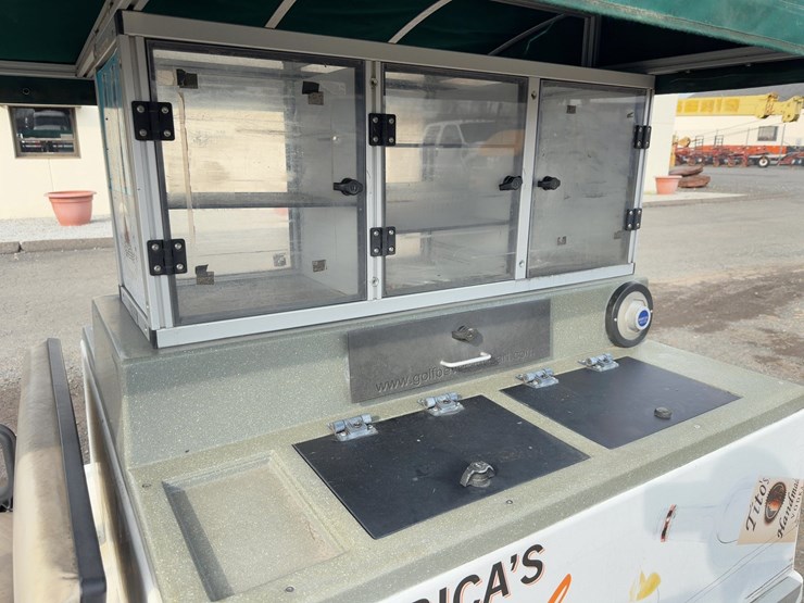 club-car-beverage-cart-image-13