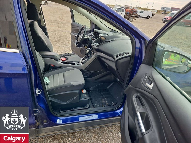 2015-ford-escape-se-image-31