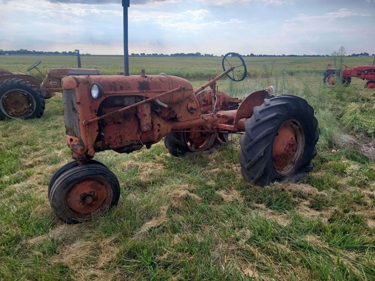 allis-chalmers-ca-tractor-image-1