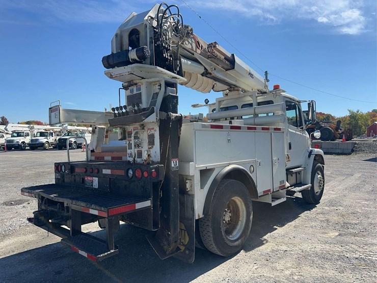 2000-freightliner-fl80-image-5