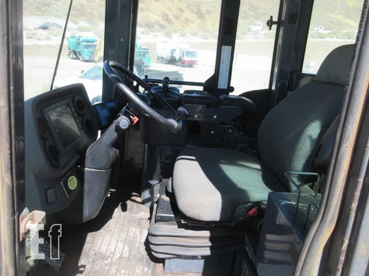 2005-deere-644j-image-7