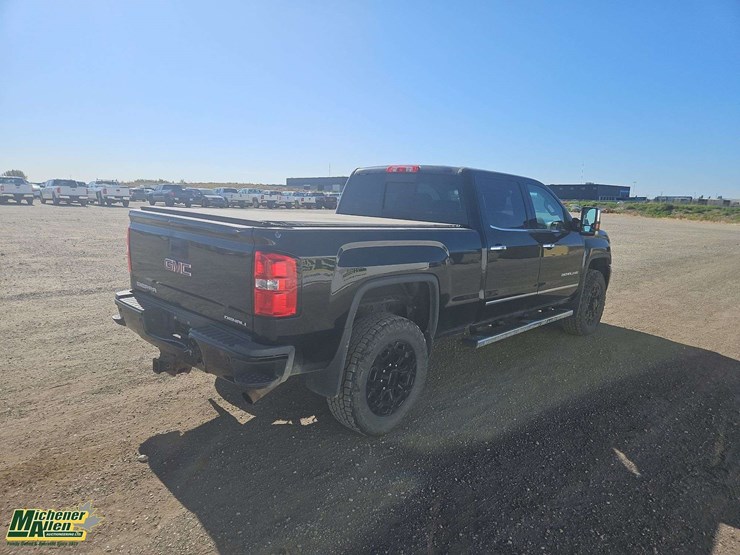 gmc-sierra-2500hd-image-4