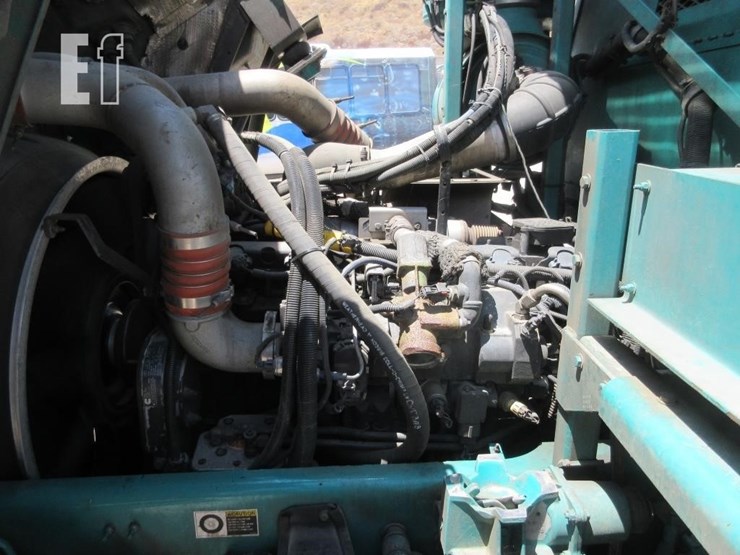 2009-peterbilt-320-image-6