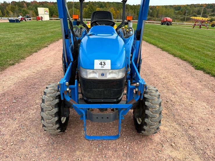 new-holland-tc25d-image-24