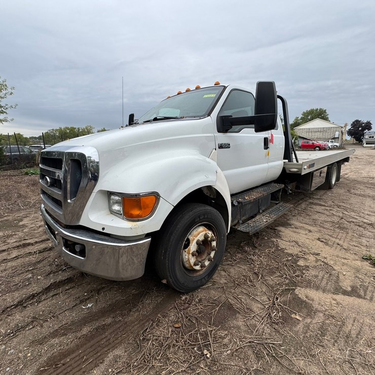 2015 FORD F650