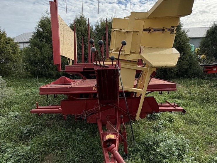 new-holland-1033-image-2