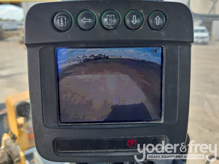 2019-deere-744k-image-69