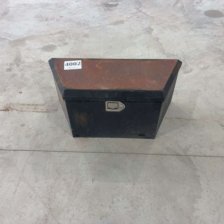 Hallmaster Tongue Tool Box