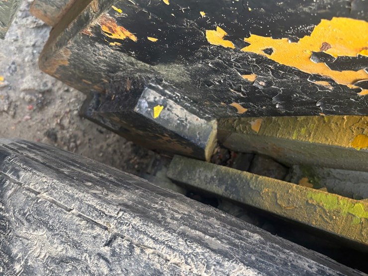 caterpillar-v180-image-63