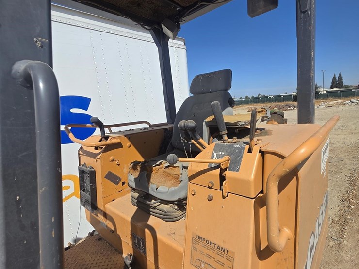 2006-case-550h-image-3