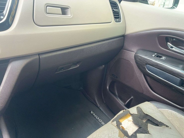 2017-kia-sedona-image-20